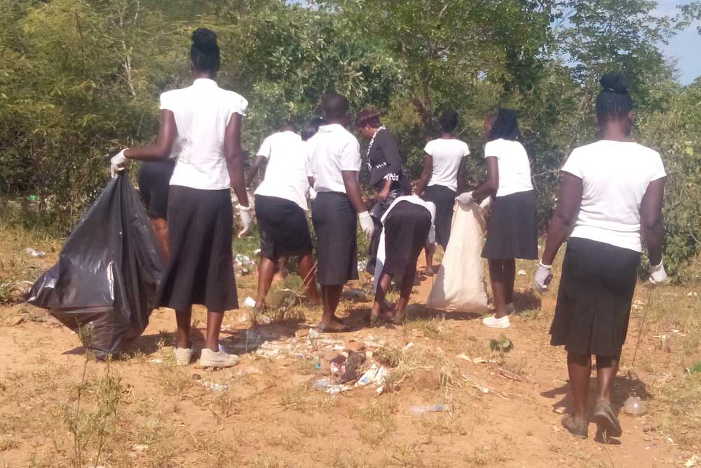 Camfed alumnae clean up the environment in Zimbabwe